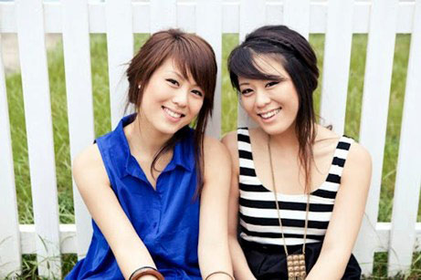 2 cô gái "cover" Gangnam Style gây sốt - 3