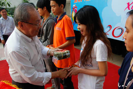 Sinh viên vui Tết xa nhà - 2