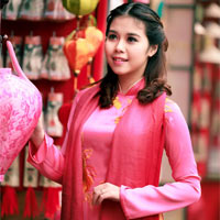 Bạn trẻ - Cuộc sống - Á khôi Thùy Dương hoài cổ đón năm mới