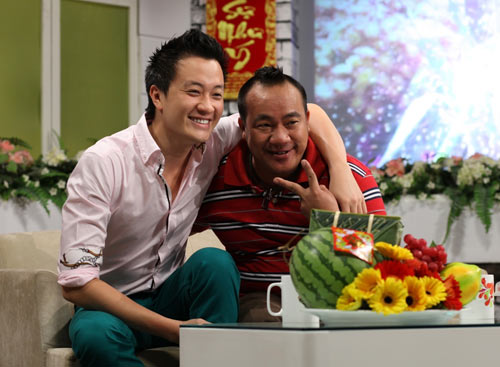 "Hotboy và thằng Cười" quấn quýt bên nhau - 4