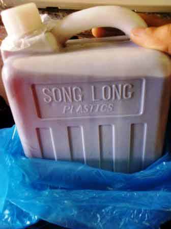 "Quốc lủi" lủi luật xuất hiện ở chợ Tết - 4