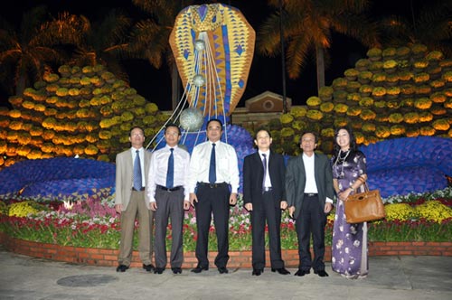 Đà Nẵng: Rực rỡ Đường hoa xuân Bạch Đằng - 4