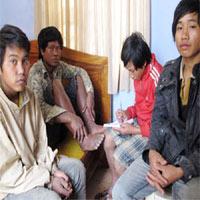 Pháp luật - 4 người bị hành hạ, dọa giết tại bãi vàng