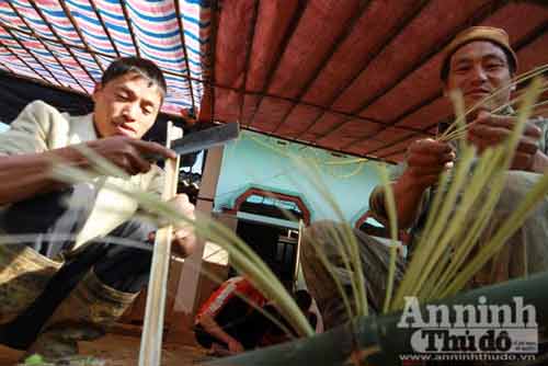 Tết “đụng” ở Phiêng Luông - 3