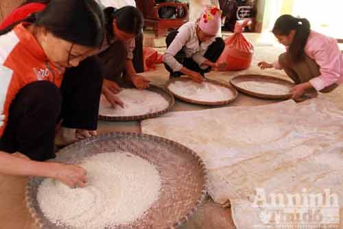 Tết “đụng” ở Phiêng Luông - 4