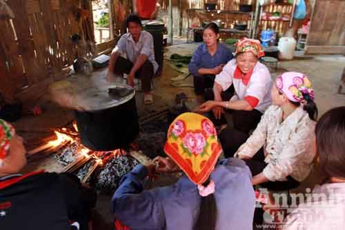 Tết “đụng” ở Phiêng Luông - 5