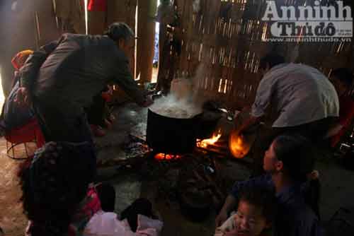 Tết “đụng” ở Phiêng Luông - 6