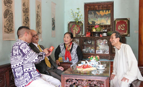 Cụ tổ hiển linh: Tiếng cười thâm thúy - 6