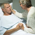 Cấp cứu người cao tuổi: Làm sao cho đúng?