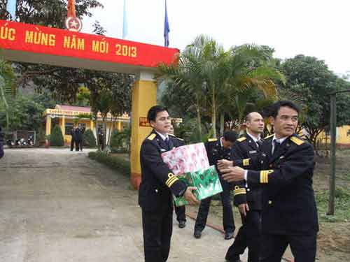 Tết về trên đảo tiền tiêu của Tổ quốc - 2