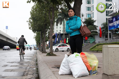 Những người cuối cùng về quê ăn tết - 11