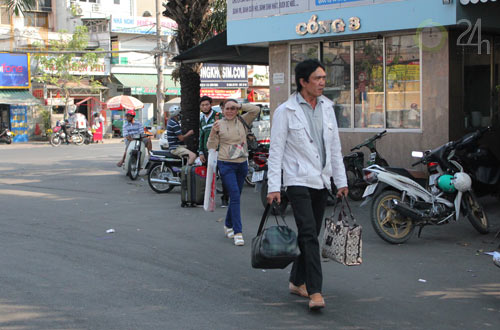 Những người cuối cùng về quê ăn tết - 5