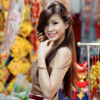 Bạn trẻ - Cuộc sống - Diễm Trang khoe sắc xuân căng tràn