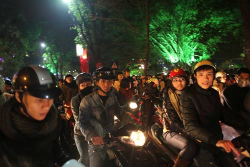 Đêm giao thừa, hồi hộp từng giây - 10