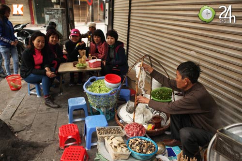 Hà Nội, TP.HCM lạ lẫm ngày đầu xuân - 10