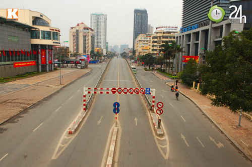 Hà Nội, TP.HCM lạ lẫm ngày đầu xuân - 2