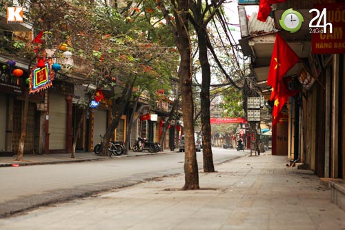 Hà Nội, TP.HCM lạ lẫm ngày đầu xuân - 6