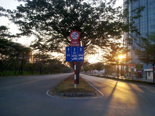 Hà Nội, TP.HCM lạ lẫm ngày đầu xuân - 11