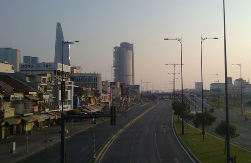 Hà Nội, TP.HCM lạ lẫm ngày đầu xuân - 12