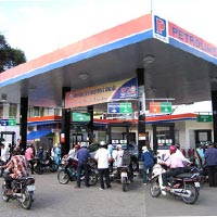 Thị trường - Tiêu dùng - Giá xăng dầu không tăng vào dịp Tết