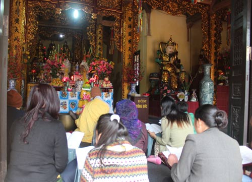 Chùm ảnh người dân đi lễ chùa đầu năm - 5