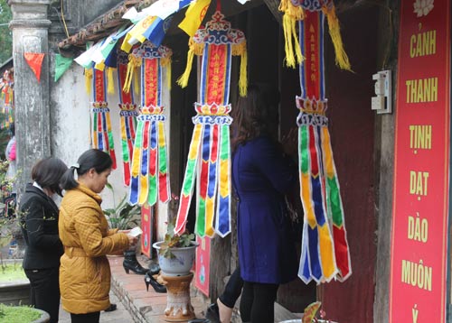 Chùm ảnh người dân đi lễ chùa đầu năm - 10