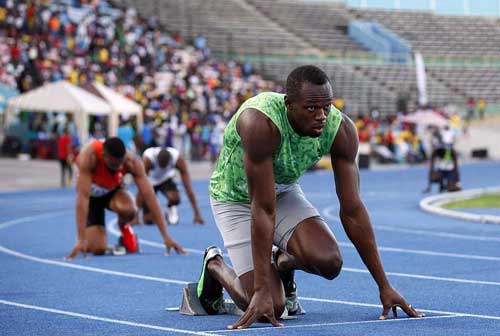 Bolt khởi đầu thuận lợi ở cự ly 400m - 1