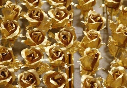 Săn hoa hồng dát vàng dịp Valentine - 1