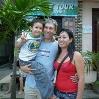 Tin tức trong ngày - Rể Tây đón Tết ta ở Hội An