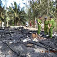 Tin tức trong ngày - Cả ấp náo loạn vì vụ cháy kinh hoàng