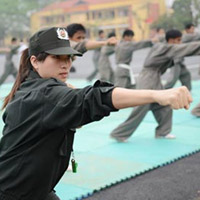 Tin tức trong ngày - "Bóng hồng" dạy võ cảnh sát đặc nhiệm