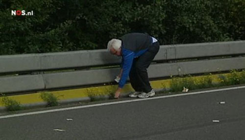 Những vụ náo loạn vì tiền rơi vãi - 4