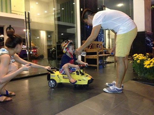 Loạt ảnh nóng sao Việt ăn Tết - 13