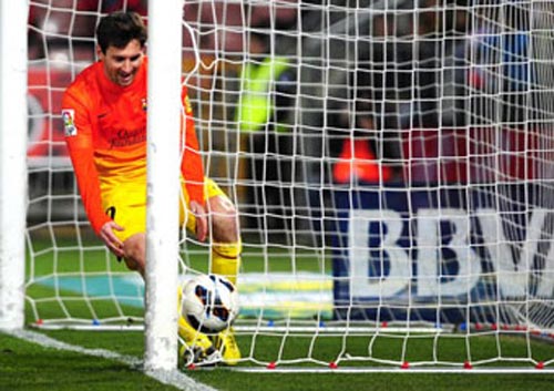 Granada - Barca: Messi lại là người hùng - 1