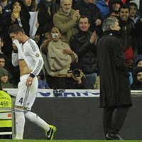 Bóng đá - Mourinho “bách niên”: Buồn vui lẫn lộn