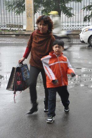 Học sinh uể oải đến trường sau tết - 11