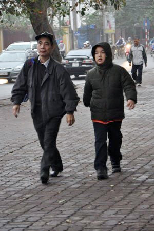 Học sinh uể oải đến trường sau tết - 2