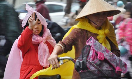 Học sinh uể oải đến trường sau tết - 5