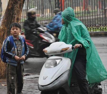 Học sinh uể oải đến trường sau tết - 9