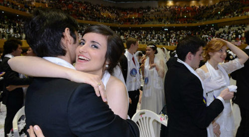 Hơn 3.500 cặp đôi cùng kết hôn - 2