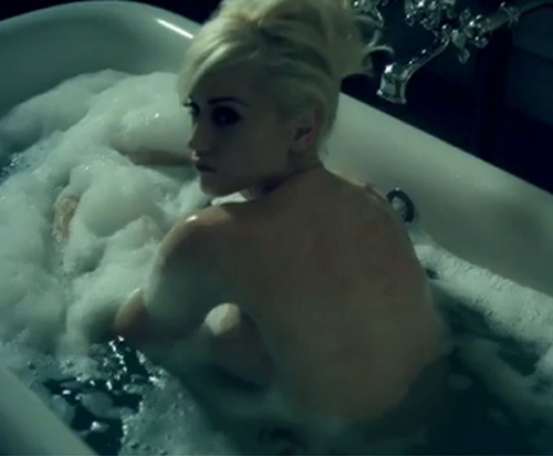 "Nóng mắt" với sao nữ trong bồn tắm - 7