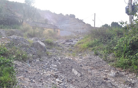 Bao giờ hết "bụi trắng đầu, bùn dính gối"? - 3