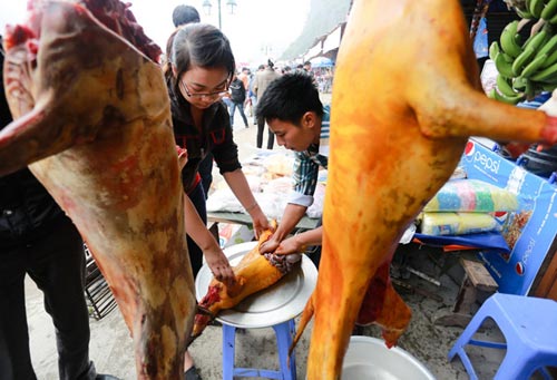 Khốn khổ với “tháng ăn chơi” - 1