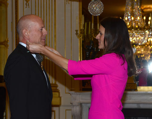 Bruce Willis nhận Huân chương cao quý - 1