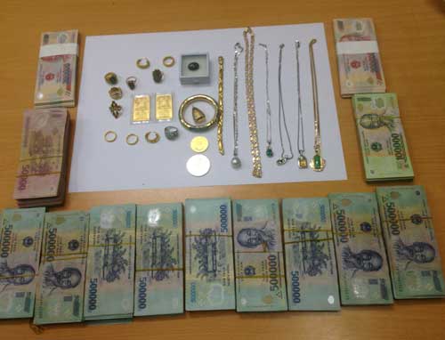 HN: Bắt 2 kẻ trộm ngọc, đá quý tiền tỉ - 3
