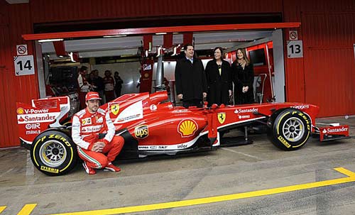 F1: Alonso xuất trận, Perez gây ấn tượng - 1