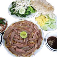 Ẩm thực - Ngon quên sầu bê thui Cầu Mống!