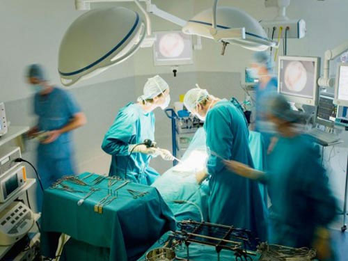 Bác sĩ cắt nhầm tinh hoàn bệnh nhân - 2