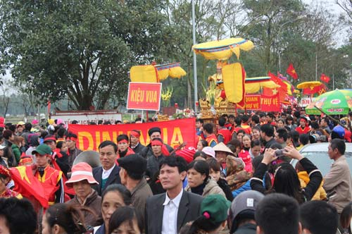 Đi xem rước vua giả ở... Hà Nội - 14