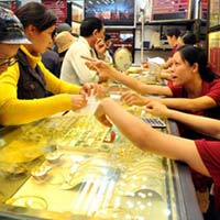 Tài chính - Bất động sản - Vì sao giá vàng, “đô” biến động?